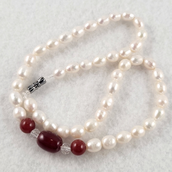 REAL Pearl and Red Agate Necklace - Picture 8 of 13